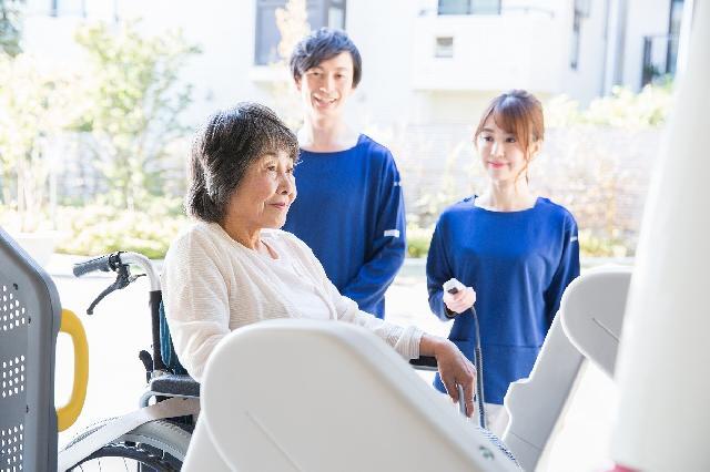 経験優遇♪車通勤可☆各種手当あり◎生活を支える訪問介護の仕事