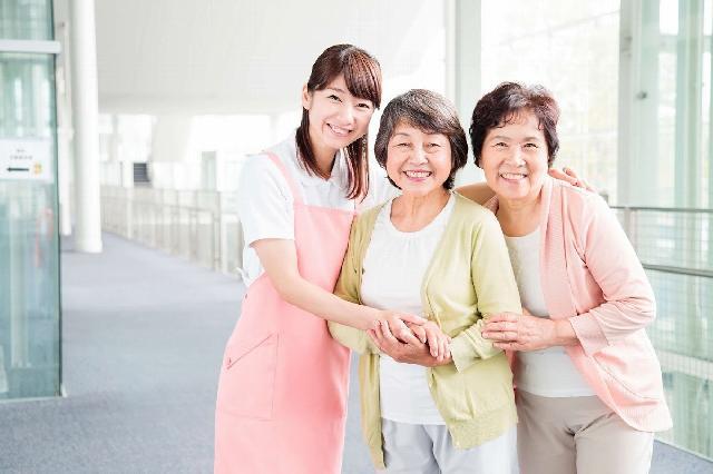 介護業務お願い致します〇駅なんとなんと徒歩2分通勤ラクラク♪