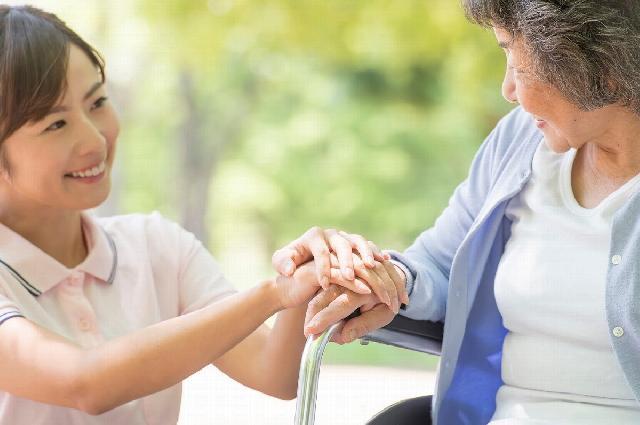 介護老人保健施設での介護スタッフ【正社員】募集！