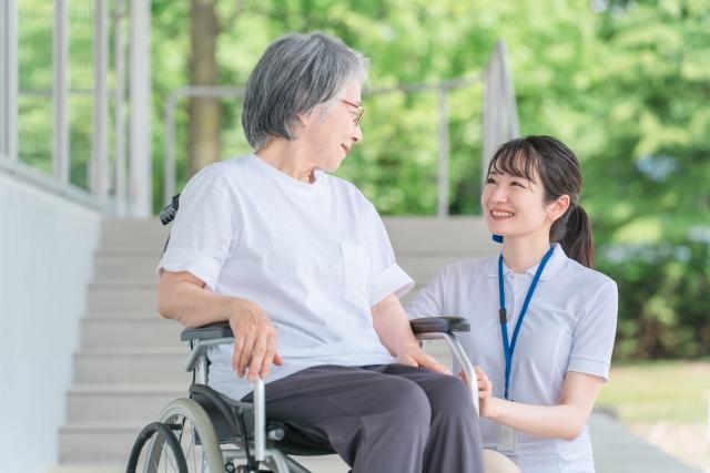 介護職で信頼される人の特徴｜現場で評価される行動とは